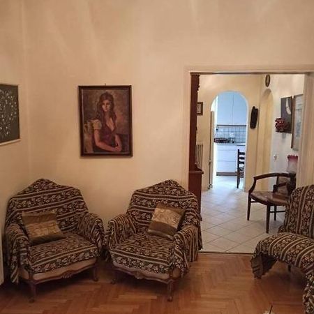 Classical Apartment At Lycabetus Hill Athena Bagian luar foto