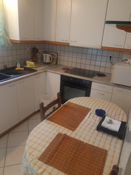 Classical Apartment At Lycabetus Hill Athena Bagian luar foto