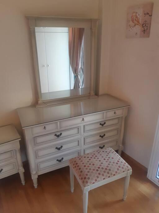 Classical Apartment At Lycabetus Hill Athena Bagian luar foto