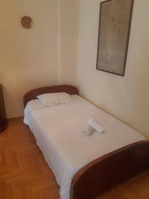 Classical Apartment At Lycabetus Hill Athena Bagian luar foto